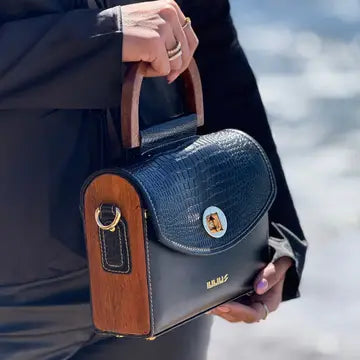 Leather bag with crocodile pattern and wooden sides – IULIUS