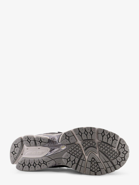 19064 mesh sneakers with logo on the side