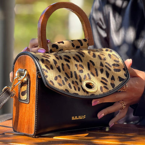 Bolso de Cuero con Solapa Leopardo y Laterales de Madera – IULIUS-1