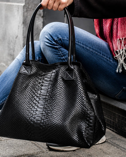 ZEEN | LOLA Schultertasche Schwarz | Python-Prägung | Made in Italy