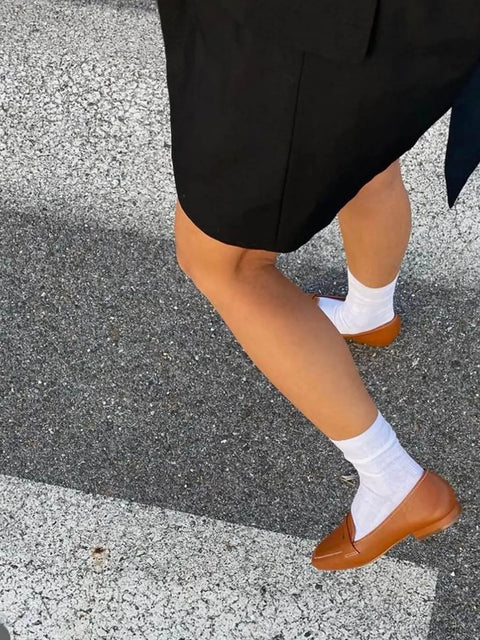Cipó Beige Leder-Loafer mit eckiger Spitze – Flach