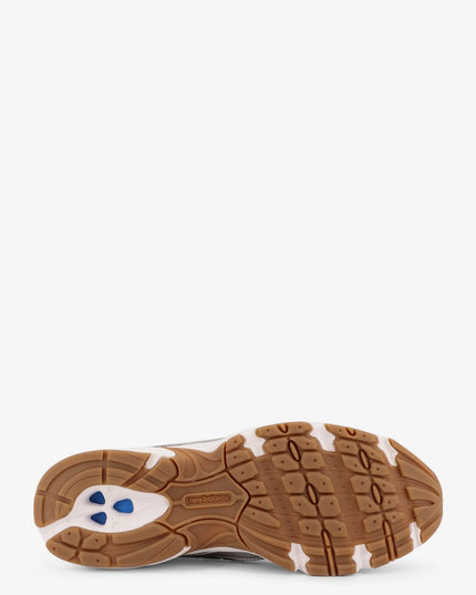 740 mesh sneakers with leather inserts