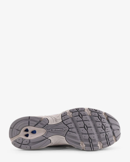 7405 mesh sneakers with logo on the side