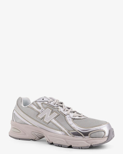 7405 mesh sneakers with logo on the side