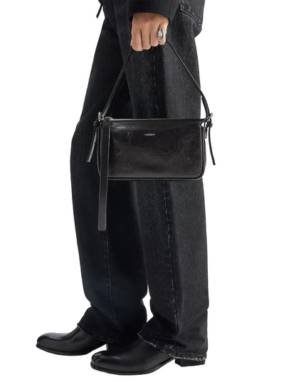 Fendi | Zip Top Small Lederschultertasche in Vintage-Optik | Schwarz