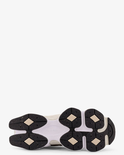 9060 low-top mesh sneakers with suede interts