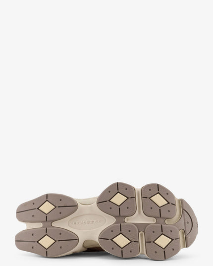 9060 mesh and suede low-top sneakers