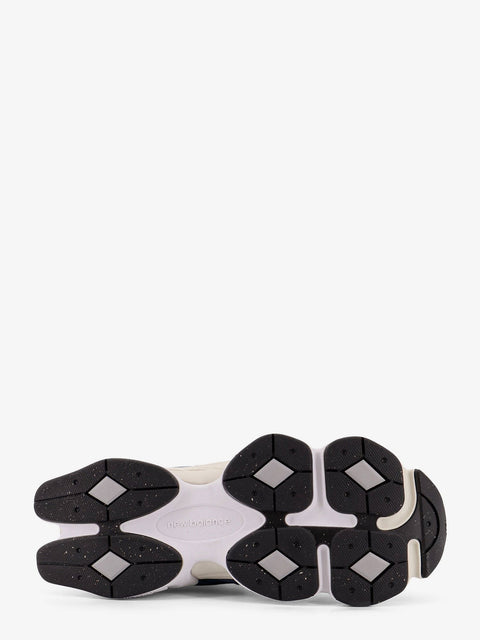 9060 mesh low-top sneakers with suede inserts