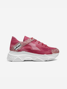 Woman (US) 6 / Rosa