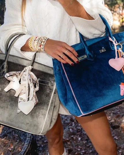 "The London" Samt - Tragetasche von Malibu Sugar - ModeEcho