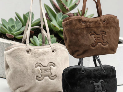CC - Logo - Pelztasche mit Knöpfen - ModeEcho