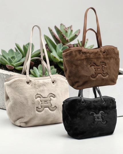 CC - Logo - Pelztasche mit Knöpfen - ModeEcho