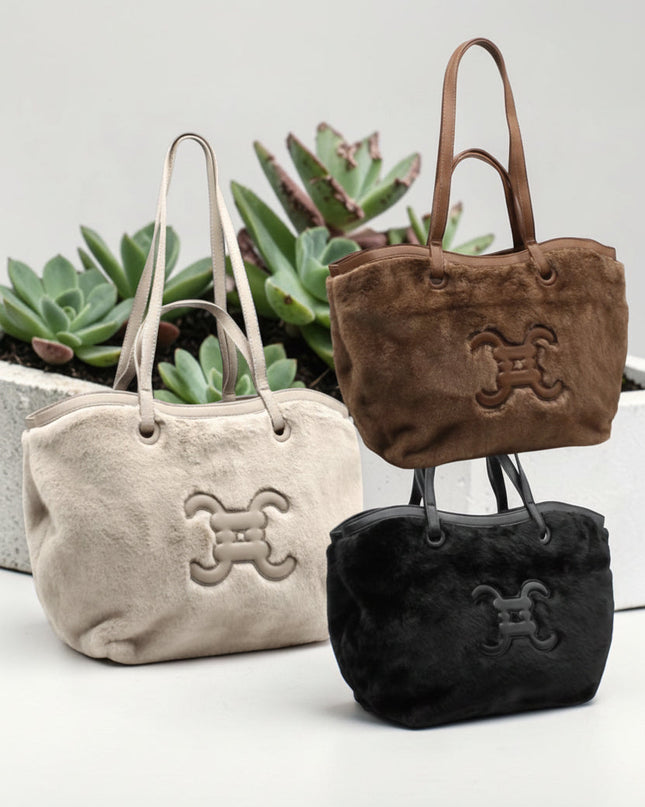 CC - Logo - Pelztasche mit Knöpfen - ModeEcho