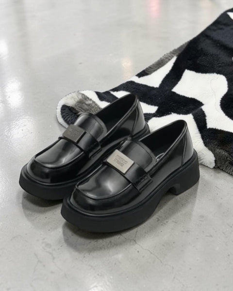 British Style Glossy Leather Loafers