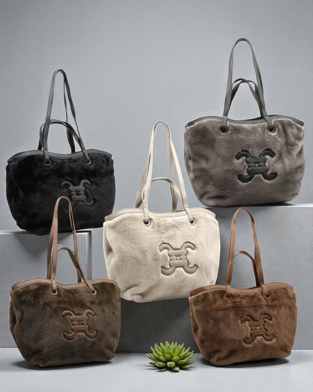 CC - Logo - Pelztasche mit Knöpfen - ModeEcho