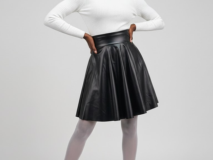 Schwarzer Veganleder Circle Minirock SPRING – New Colleción COUTURE in NOLITA