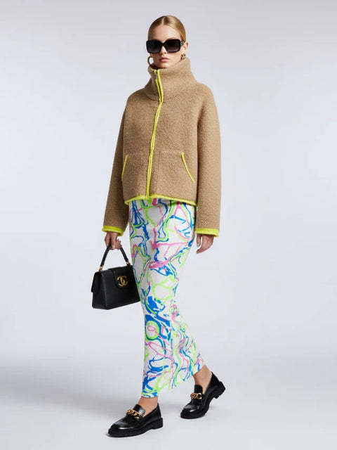 Kamel Bouclé Strickjacke mit Neon-Besatz & Trichterkragen – BYMANYC ® New York