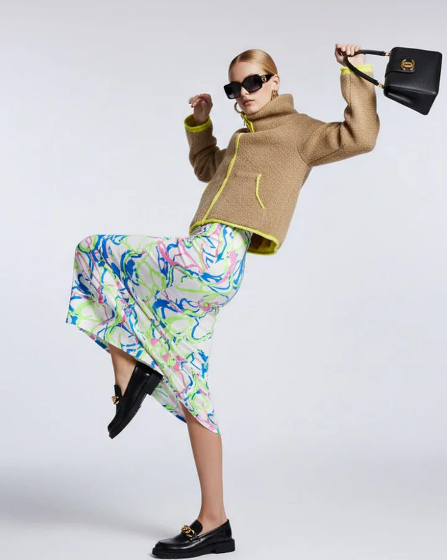 Kamel Bouclé Strickjacke mit Neon-Besatz & Trichterkragen – BYMANYC ® New York