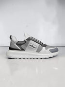 Woman (US) 6 / Gris