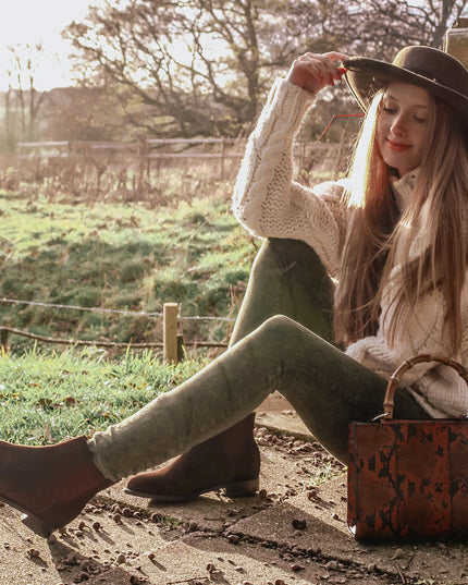 Hugs & Co. | Wildleder-Chelsea-Boots mit Ledersohle | Braun