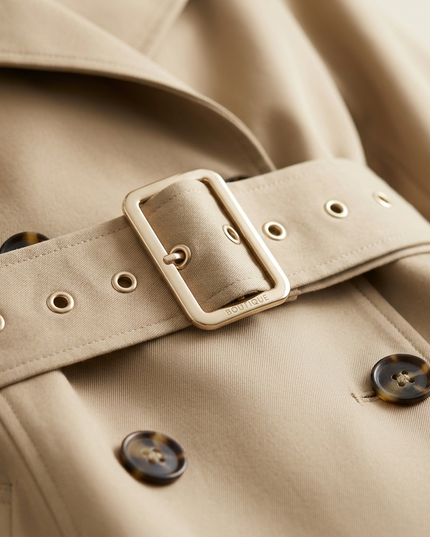 MANHATTAN BEACH — Camel Klassischer Langer Trenchcoat | COUTURE in BROOKLYN