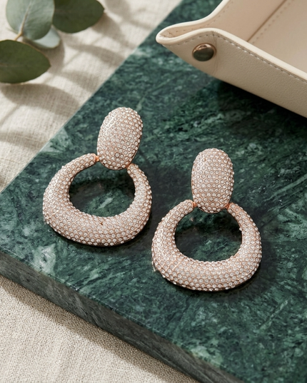 LINCOLN CENTER Boucles d'oreilles créoles ornées de bijoux : NYFW BYMANYC ® New York