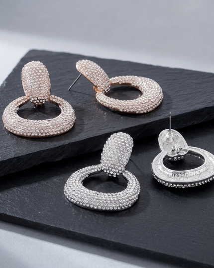 LINCOLN CENTER Boucles d'oreilles créoles ornées de bijoux : NYFW BYMANYC ® New York
