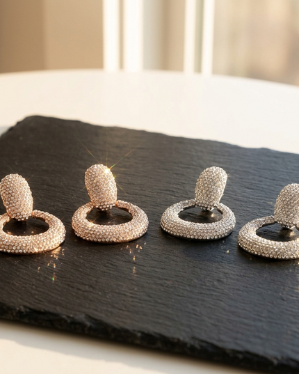 LINCOLN CENTER Boucles d'oreilles créoles ornées de bijoux : NYFW BYMANYC ® New York