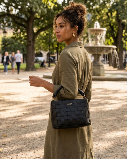 LaBante London | Baby Bella Mini Crossbody Bag | Handgewebt | Schwarz