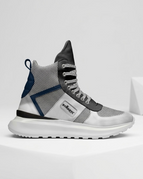 Woman (US) 6 / Gris