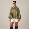 BYMANYC ® New York | Oversize-Blusenjacke aus Satin | Olivgrün