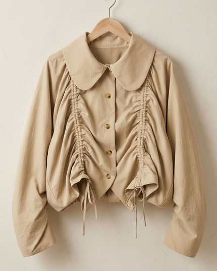 BYMANYC ® New York | SOHO kurze Jacke mit Bubikragen und Raffung | Sandbeige