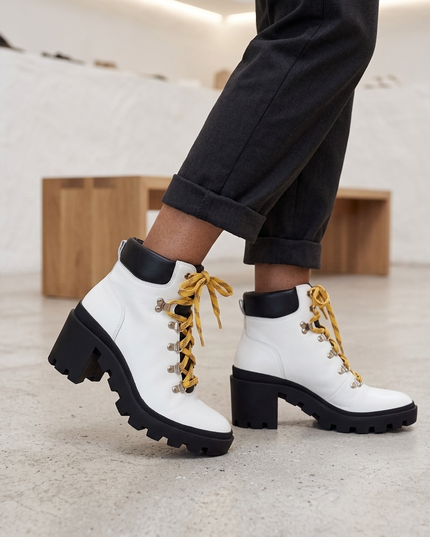 Vriesea Damen Leder Combat Boots | White