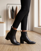 39 / Black