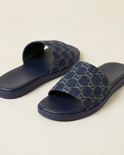 GUCCI Denim Sliders mit GG-Motiv