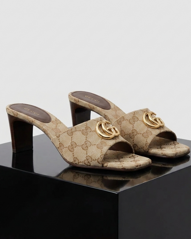 Gucci GG Sandalen – GG-Stoff mit Metall-Logo | Beige | Damen