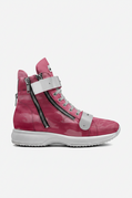 Woman (US) 6 / Rosa