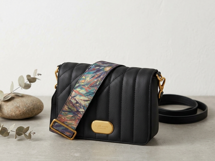 Iris Schultertasche in Schwarz – LaBante London