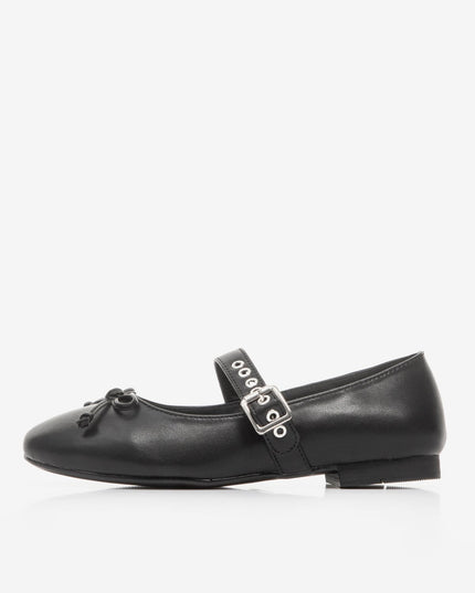 Women's leather shoes