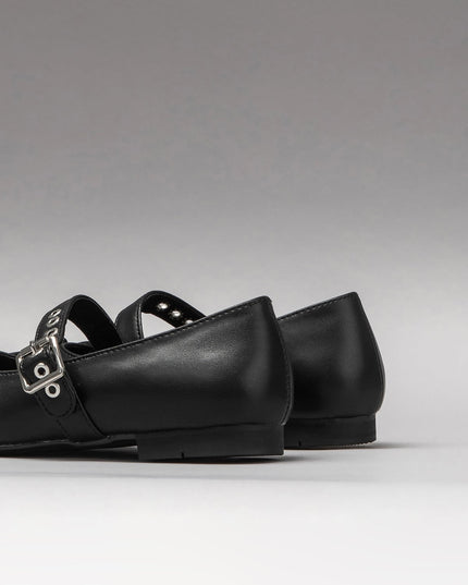 Women's leather shoes