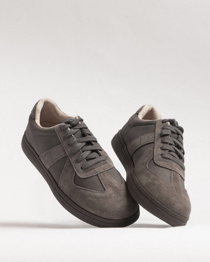 Women's leather casual shoes