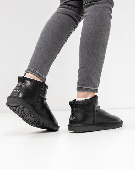 Women's leather boots with insulation
