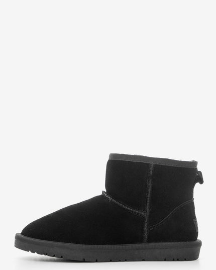 Women's leather boots with insulation