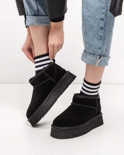 Women's leather boots with insulation