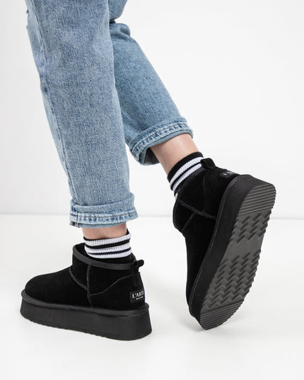 Women's leather boots with insulation