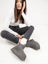 Women's leather boots with insulation