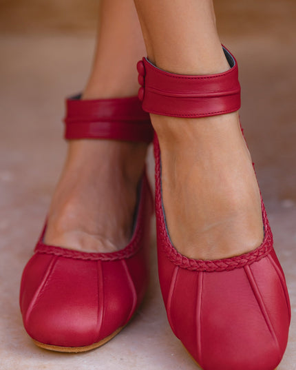 Muse Leder-Ballerinas mit Knöchelriemen