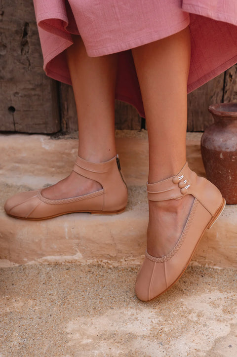 Muse Leder-Ballerinas mit Knöchelriemen