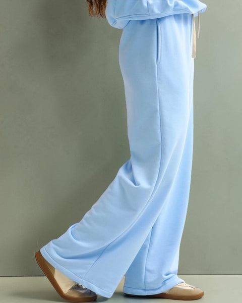 Côte d’Azur Sweatpants & Sweatshirt in Pastellblau