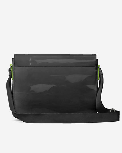 Vegan Urban Stripe Messenger Bag 16" | Schwarz
